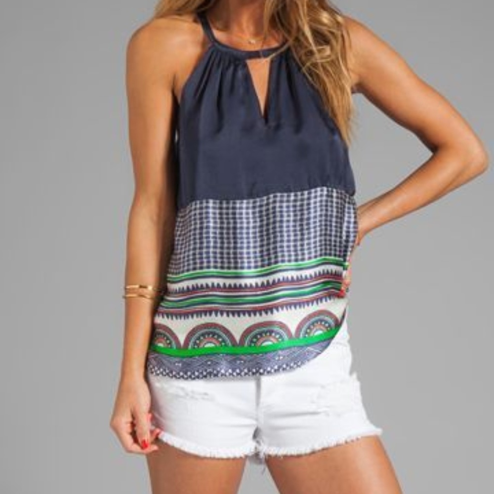 Line & Dot Key Hole Top in Nautical Yacht Club